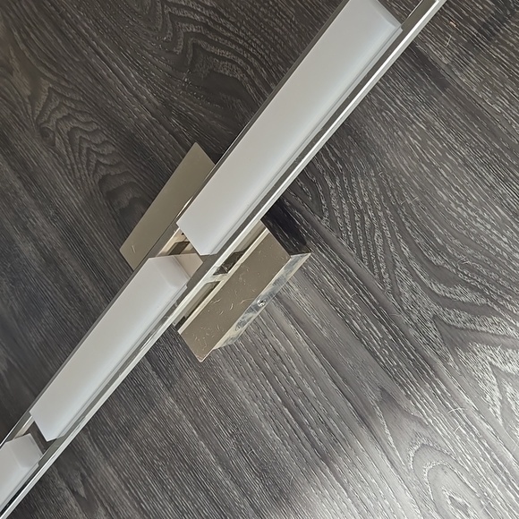 Modern Silver and White Wall Light Fixture LED Light - Picture 2 of 7